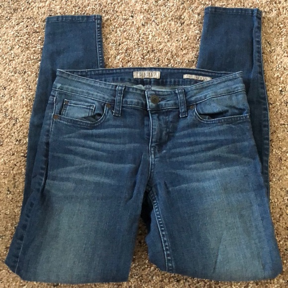 Guess Denim - 🌼NWOT Guess Power Skinny Jeans